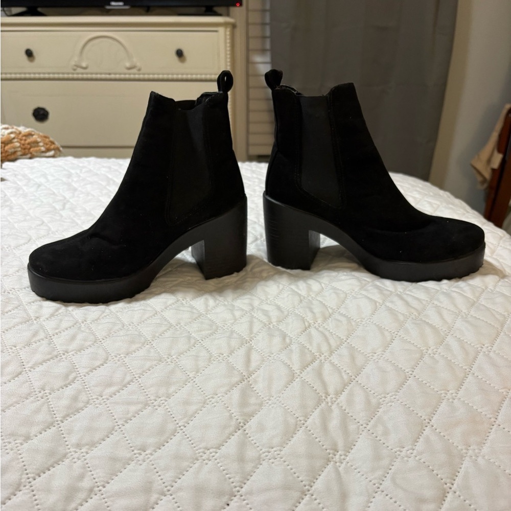 Topshop Black Suede Heeled Booties with Lug Sole - Picture 2 of 10